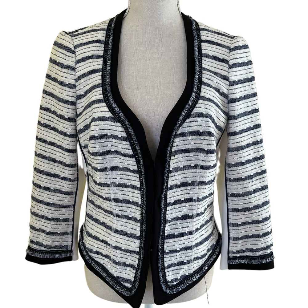 White House Black Market White Tweed/Boucle Jacket with Navy Blue Trim 8